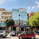 Hotel Jashn Inn Near Apollo Hospital