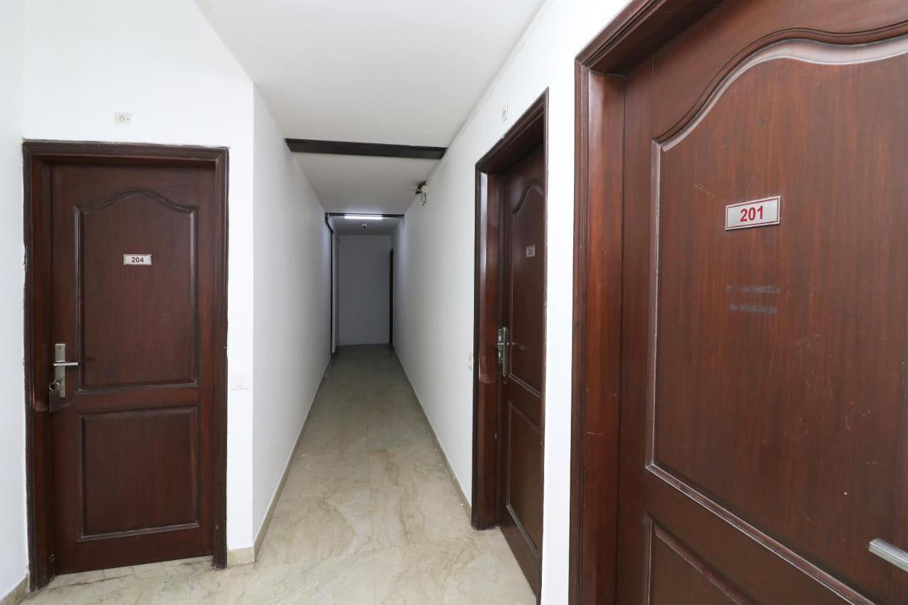 Jashn Near Apollo Hospital Hotel Noida