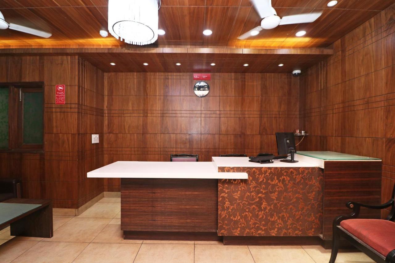 Jashn Near Apollo Hospital Hotel 3*