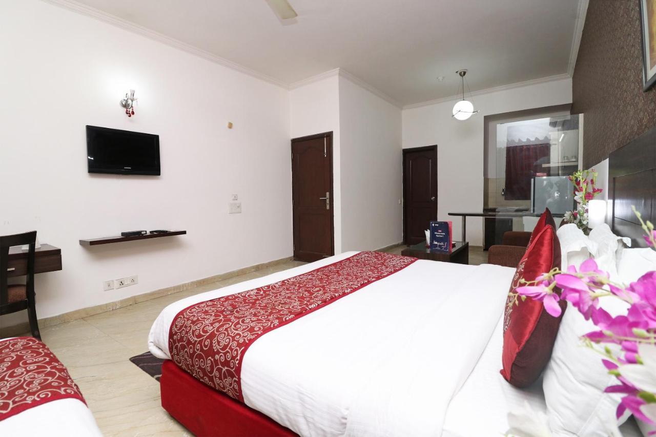 Jashn Near Apollo Hospital Hotel