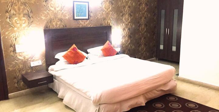 Hotel Jashn Near Apollo Hospital Noida