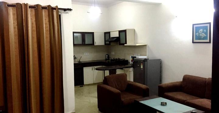 Hotel Jashn Near Apollo Hospital Noida