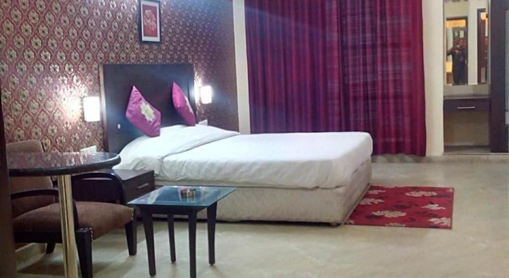 Hotel Jashn Near Apollo Hospital 3*
