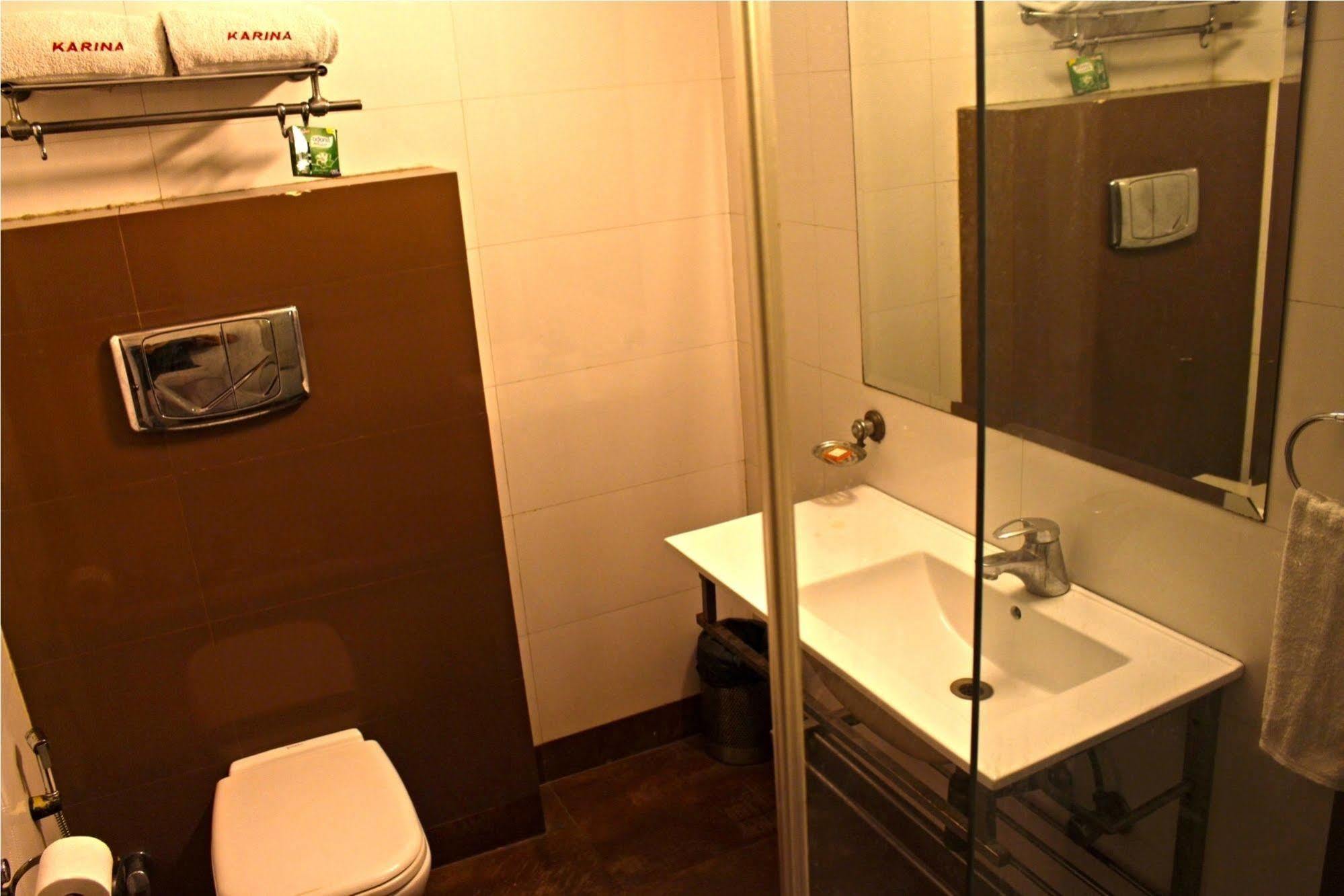 Jashn Near Apollo Hospital 3* Noida