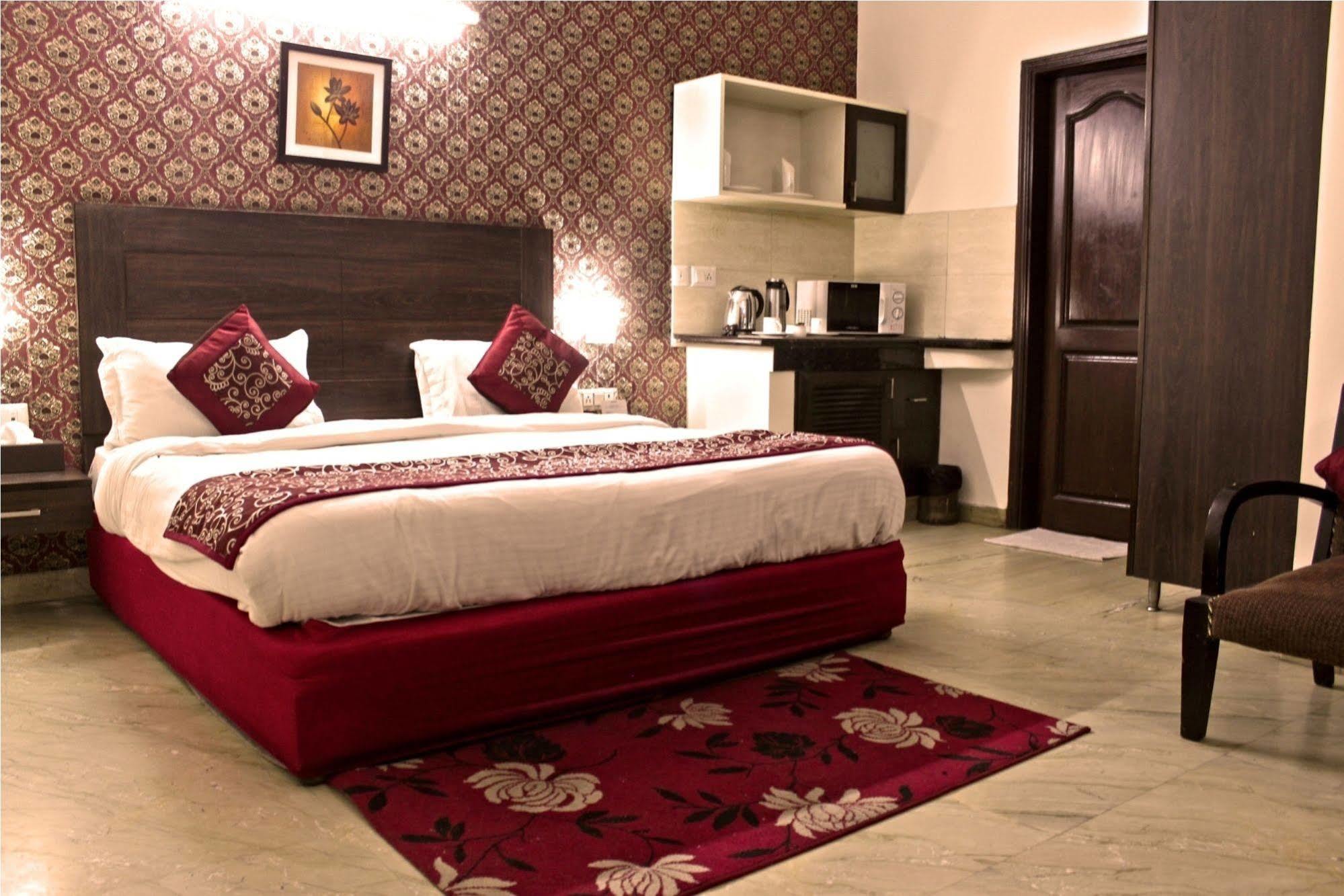 Jashn Near Apollo Hospital Noida