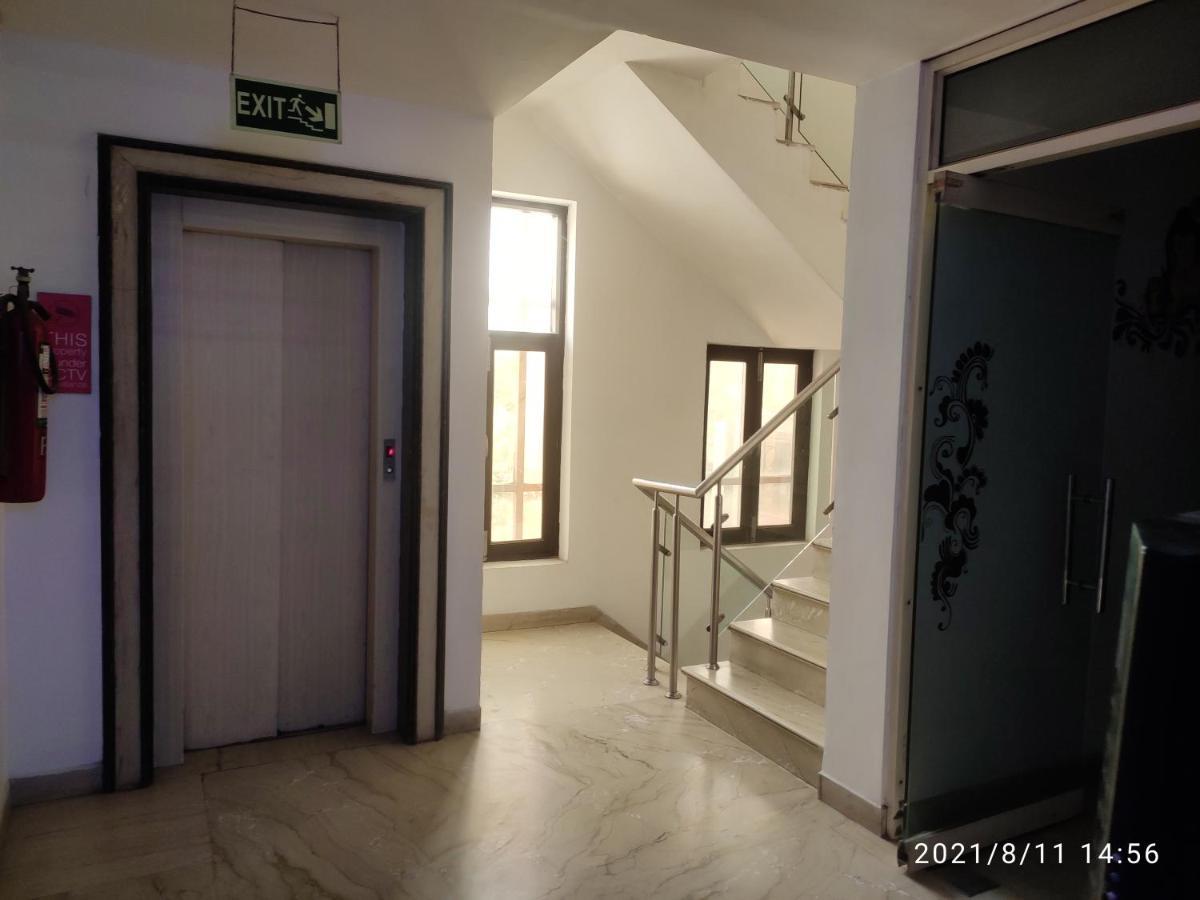 Jashn Near Apollo Hospital 3* Noida