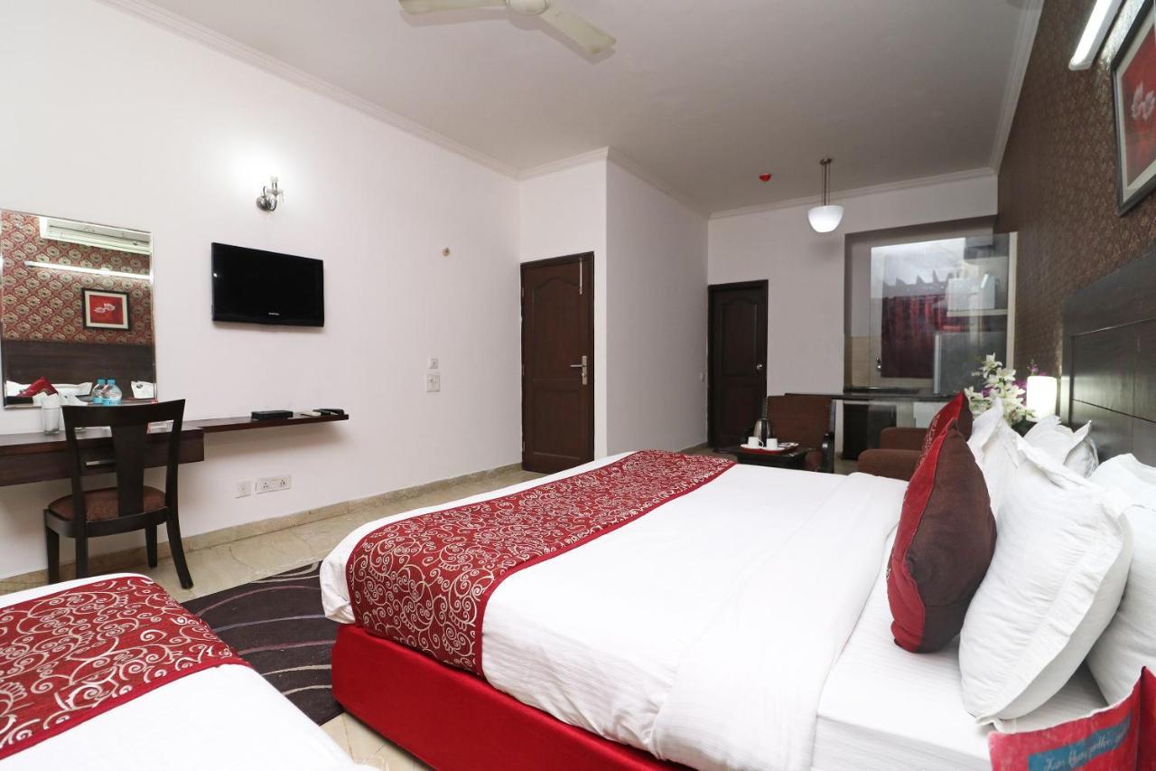 Hotel Jashn Near Apollo Hospital Noida