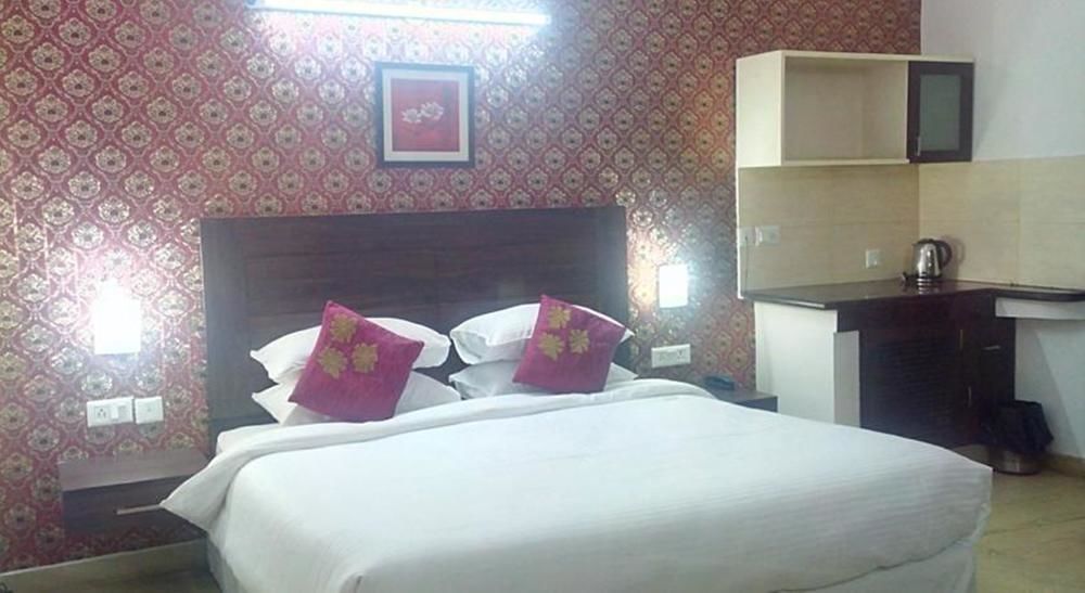 Jashn Near Apollo Hospital Noida